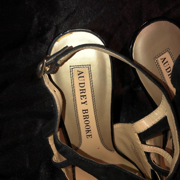 Black Heels 🖤 - Picture 2 of 8